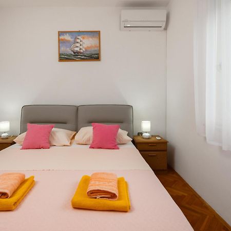 Azra Apartments Duće Exterior foto
