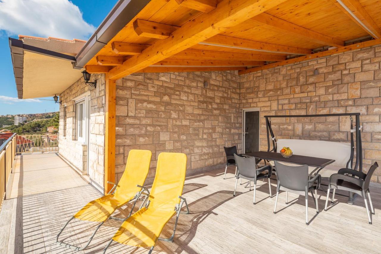 Azra Apartments Duće Exterior foto