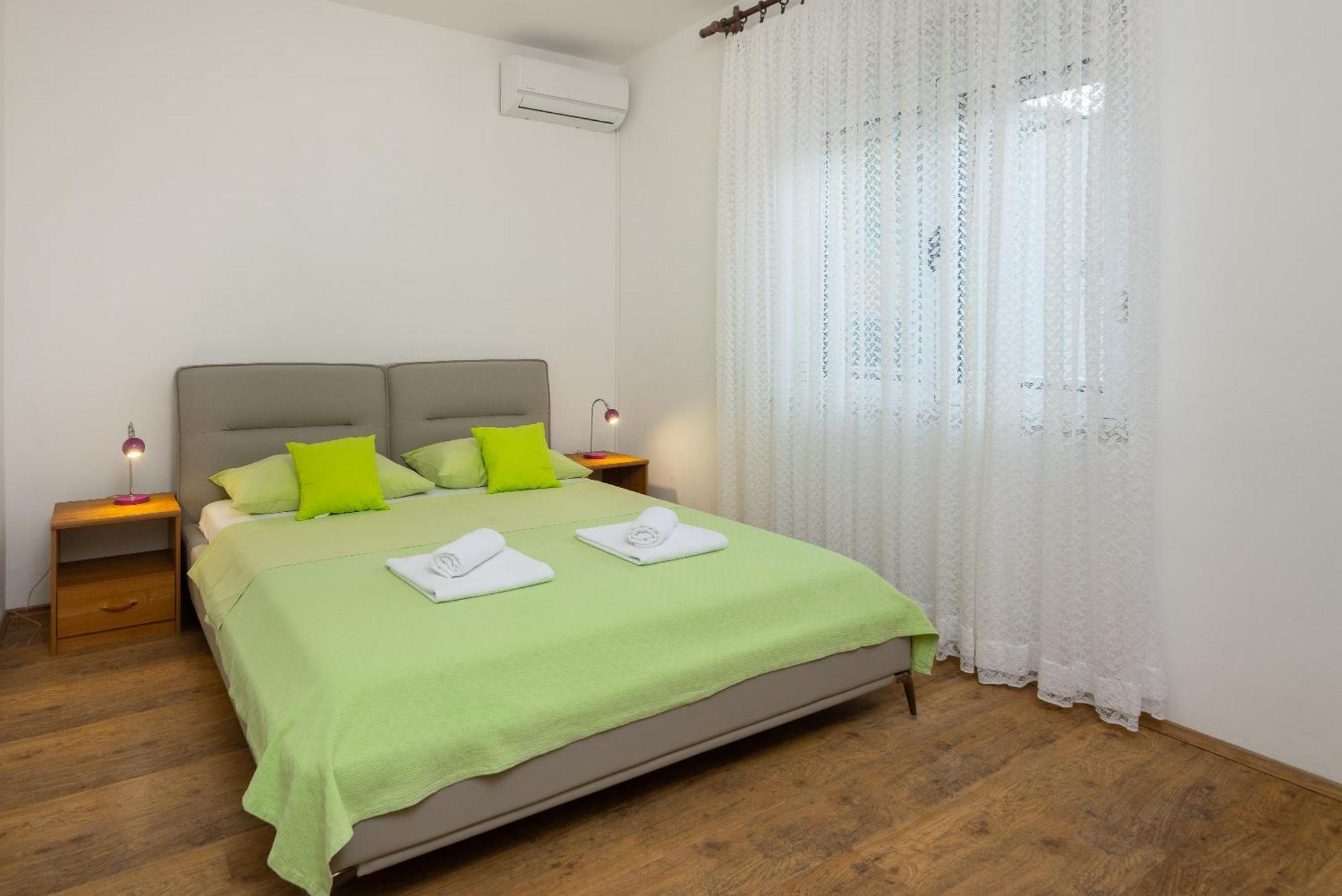 Azra Apartments Duće Exterior foto